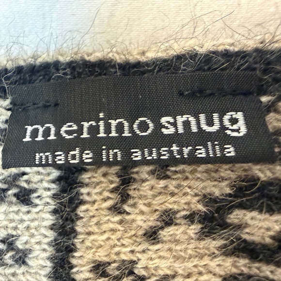 Merino Snug Australia Merino Wool Possum Scarf 🇦🇺 – Kangaroo Motif – Soft Knit - Picture 10 of 12